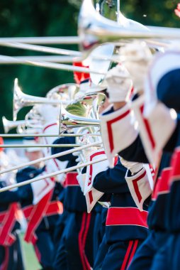 Çeşitli aletler ve windband bir müzik grubu ayrıntıları