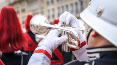 Çeşitli aletler ve windband bir müzik grubu ayrıntıları