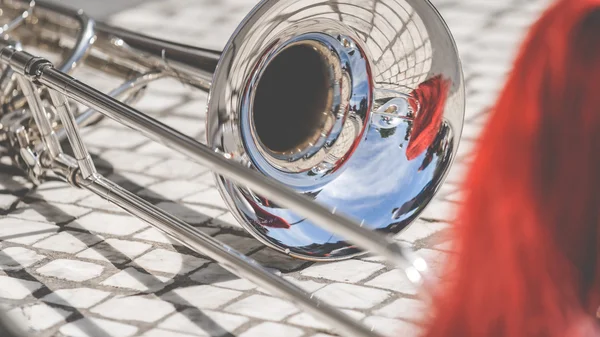 Varios instrumentos y detalles de una banda de música de banda de viento —  Fotos de Stock