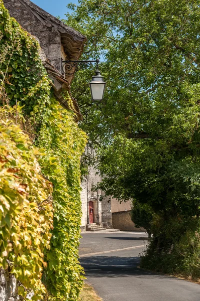 Jelenet Crissay Sur-Manse, falu a Loire-völgyben — Stock Fotó