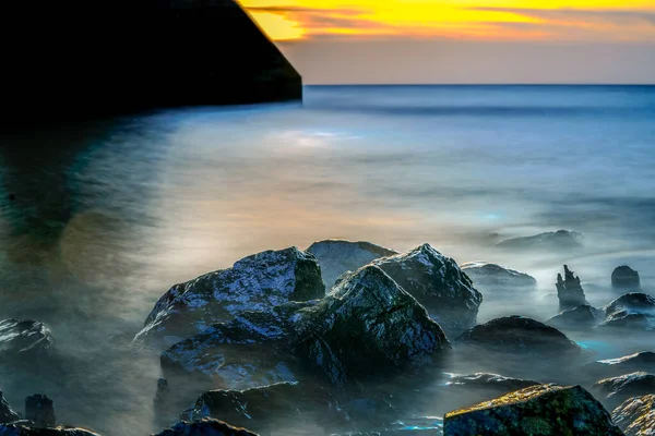 Costa Rocciosa Del Mare Velocità Dell Otturatore Lenta Livello Dell — Foto Stock