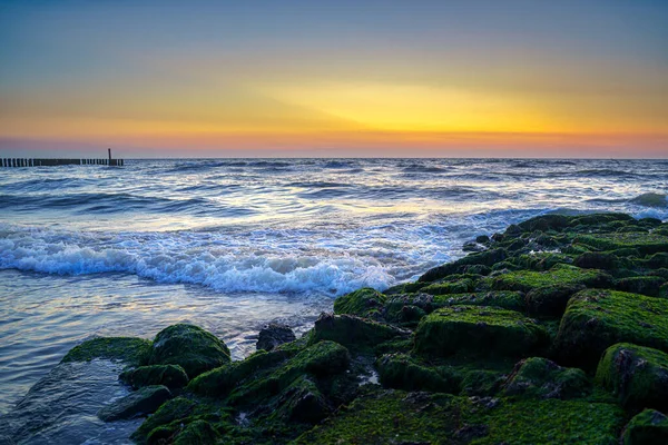 Plaża Holandii Prowincji Zeeland Wietrzną Pogodą Morską Długim Obrazem Ekspozycji — Zdjęcie stockowe