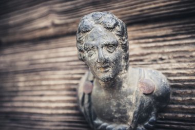 Paslı eski kapı kolu detay 