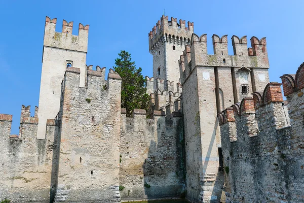 Eski kale City Sirmione lago di Garda 