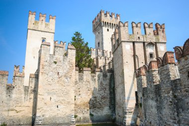 Eski kale City Sirmione lago di Garda 