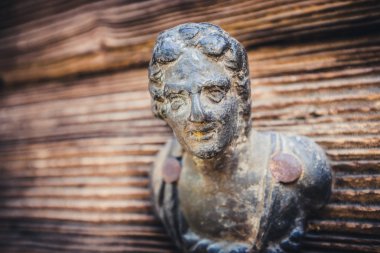 Paslı eski kapı kolu detay 