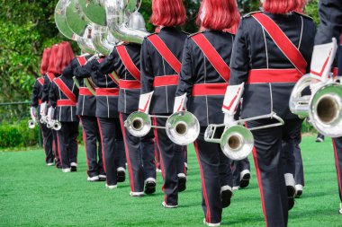 Windband veya pirinç bant üniformalı