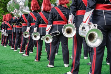 Windband veya pirinç bant üniformalı