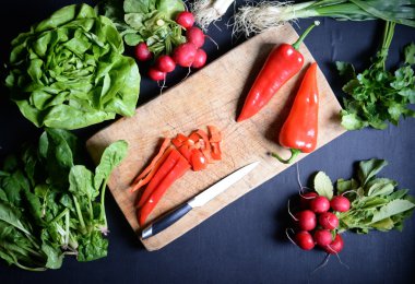 Sebze siyah arka plan üzerine