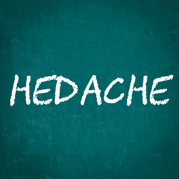 HEDACHE escrito en pizarra —  Fotos de Stock