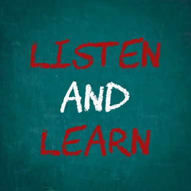 Öğrenmek ve kara tahta yazılı dinle