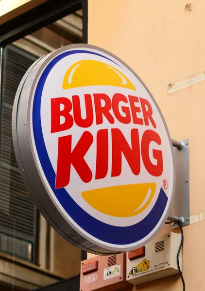 Palma, Mallorca - 03 augusti 2015: Logotypen för varumärket "Burger — Stockfoto