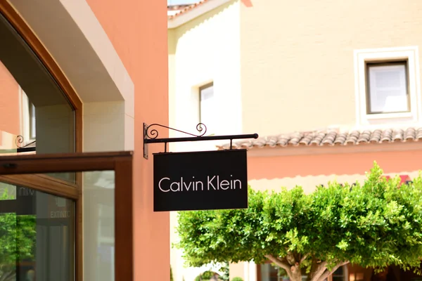 MALLORCA - 31 JUILLET 2015 : Magasin Calvin Klein dans le parc des festivals ou — Photo