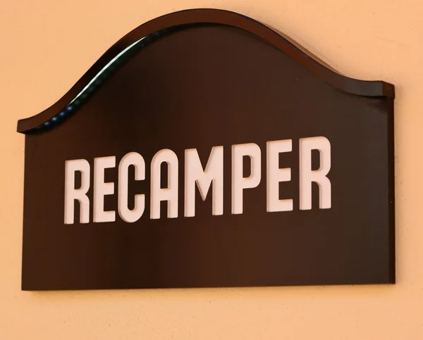 Mallorca - 31. Juli 2015: Recamper Store im Festival Park Outlet — Stockfoto