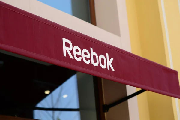 MALLORCA - JULY 31, 2015: Reebok Store in Festival Park Outlet i — Stock Photo, Image