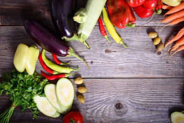 Antika ahşap arka plan - sonbahar hasat sebze. Kırsal st