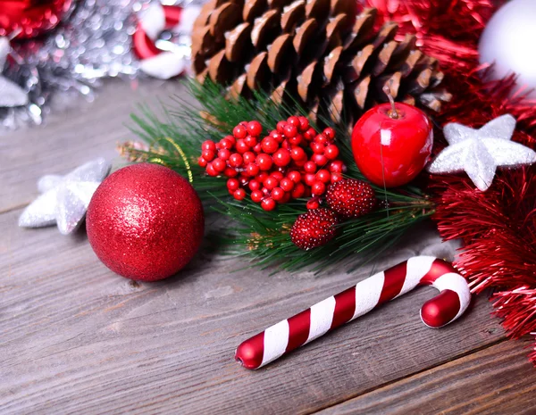 Rode Kerst ornamenten — Stockfoto