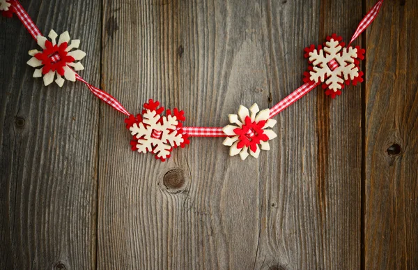 Adorno de Navidad sobre fondo de madera — Foto de Stock