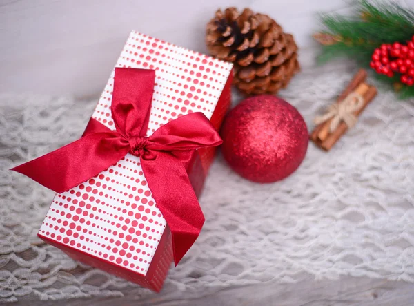 クリスマス プレゼントや装飾品 — ストック写真