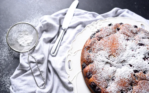 Homemade cherry cake — Stock Photo, Image