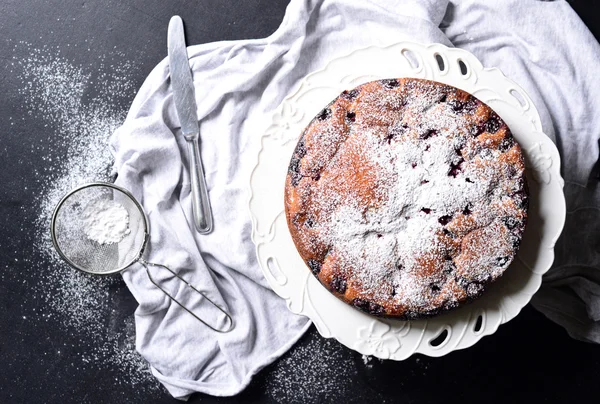 Homemade cherry cake — Stock Photo, Image