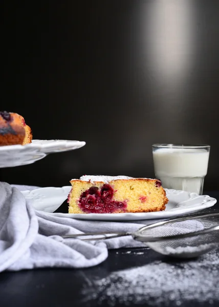 Homemade cherry cake — Stock Photo, Image