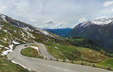 Avusturya Alplerinde Alp kış yolu