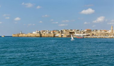 Denizden Akko şehrinin manzarası