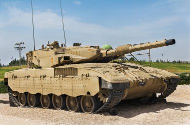 İsrail 'de eski tankların ve zırhlı araçların toplanması