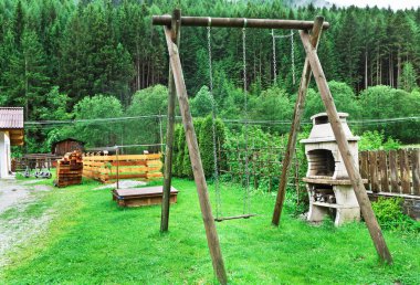 İtalya, avluda eski bir soba.