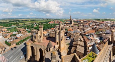 İspanya 'daki güzel kale Olite