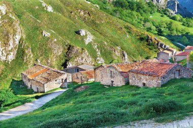 Picos de EuropaSpain dağlarındaki eski köy