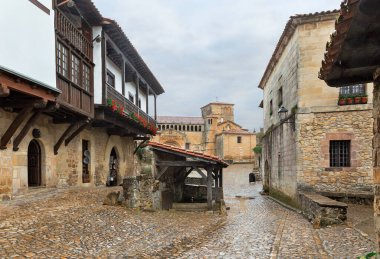 Santillana del Mar 'ın ortaçağ sokakları, İspanya