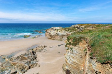 İspanya 'da Biscay Körfezi' ndeki plaj katedralleri.