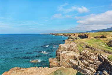 İspanya 'da Biscay Körfezi' ndeki plaj katedralleri.
