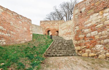 Sırbistan 'ın başkenti Belgrad' daki Kalemegdan kalesindeki merdiven ve kale harabeleri