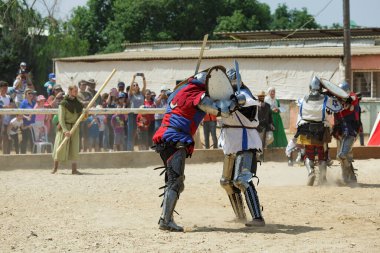 Goren, İsrail - 7 Nisan 2018: İsrail 'deki ortaçağ festivalinde şövalyeler