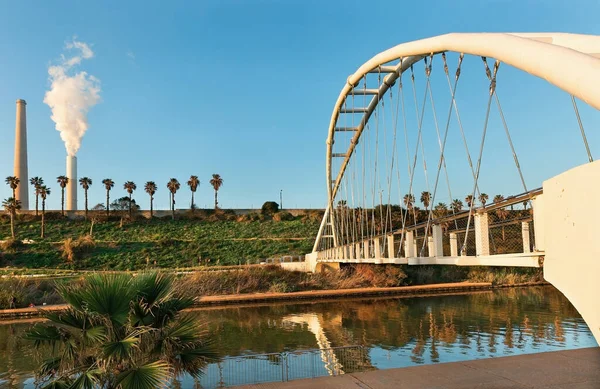 Puente Blanco Cuerdas Central Eléctrica Israel Fotos De Stock Sin Royalties Gratis
