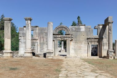 Eski sinagog kalıntıları