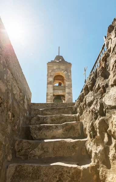 Antiga torre com uma cruz — Fotografia de Stock