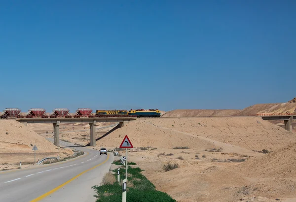 Поезд в пустыне Негев — стоковое фото