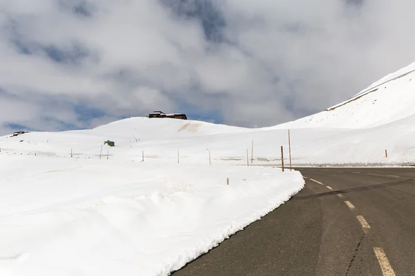 Alpine winter road — Stock Photo, Image