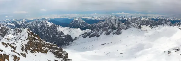 Blick von der Spitze der Zugspitze — Stockfoto