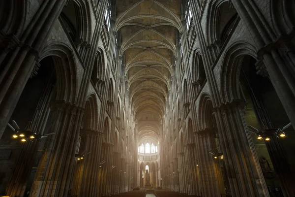 Interior da Catedral de Notre-Dame de Reims (Nossa Senhora de Reims, 1275 ) — Fotografia de Stock