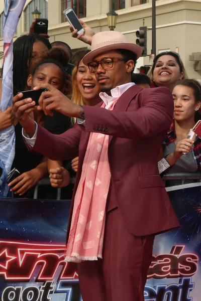 Nick Cannon, fans — Stockfoto