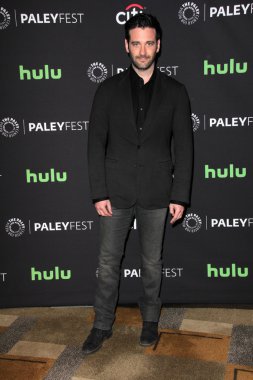 Colin Donnell - aktör