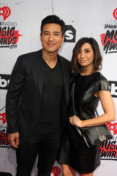 Mario Lopez, Courtney Mazza — Photo