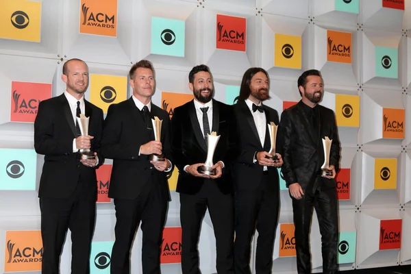 Whit Sellers, Trevor Rosen, Matthew Ramsey, Brad Tursi, Geoff çoğaldığını, eski hakimiyet