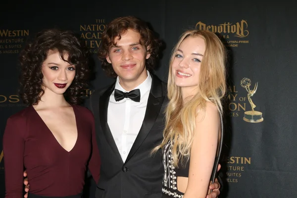 Paige Searcy, James Lastovic, Olivia Keegan — Foto de Stock