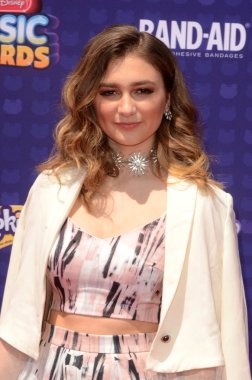 Daya - şarkıcı, söz yazarı